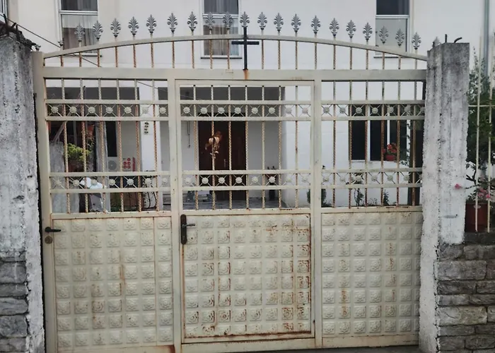 アパート Kroni 1