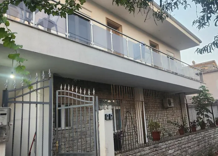 Kroni 1 アパート *