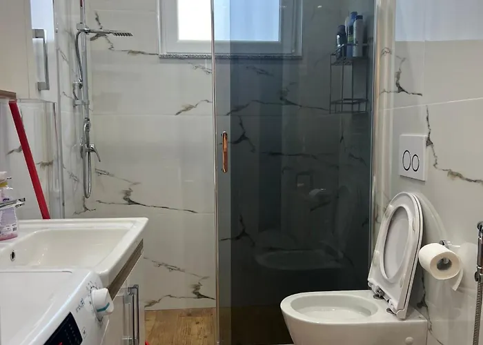 アパート Kroni 1 *